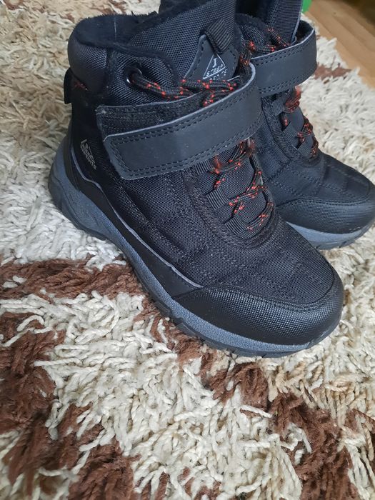 Продам дитяче зимове взуття