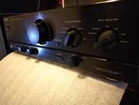 Amplificador integrado Kenwood para reparação ou peças.