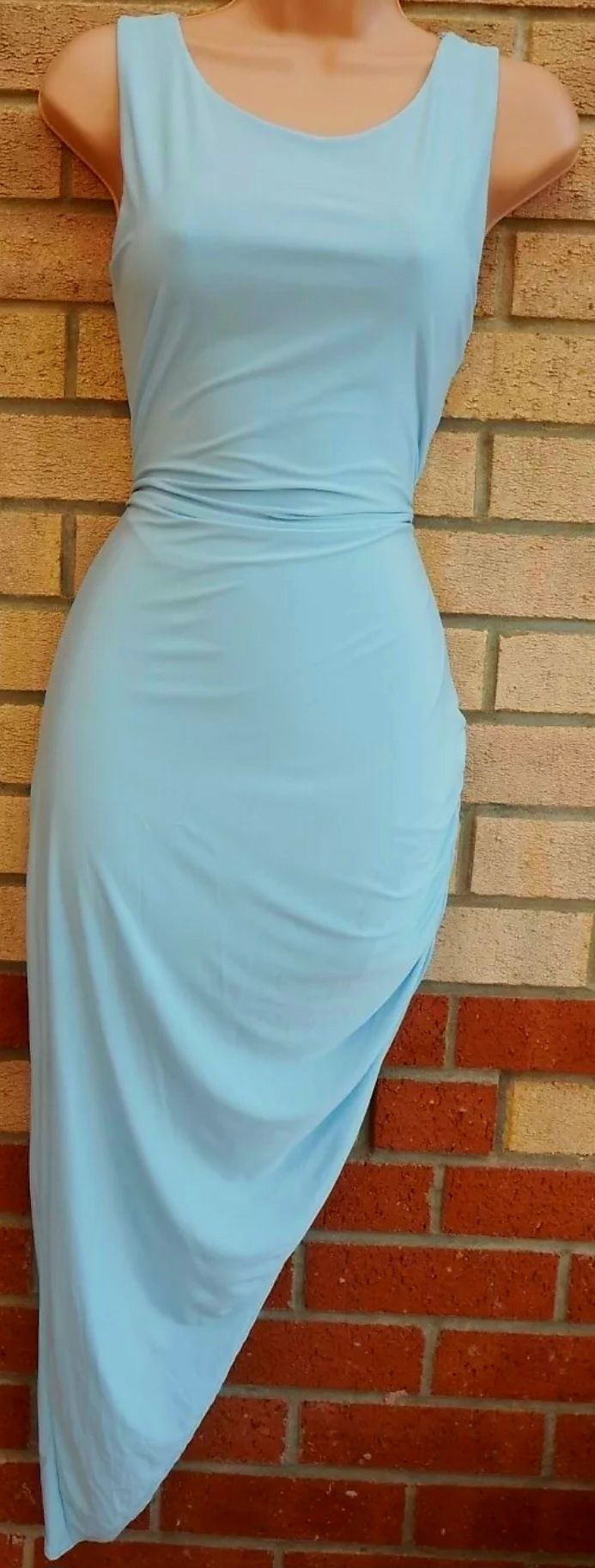 Niebieska sukienka rozmiar 38