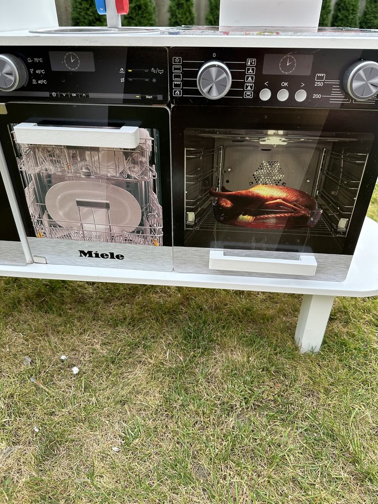 Дитяча іграшкова деревяна кухня Miele