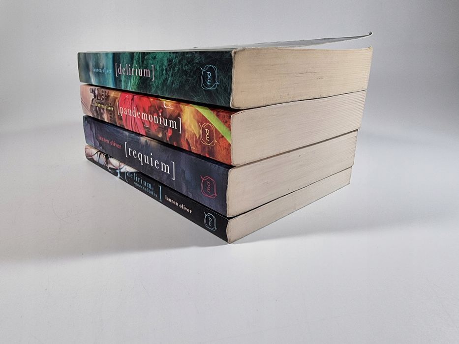 Delirium / Pandemonium / Requiem + Opowiadania / Lauren Oliver