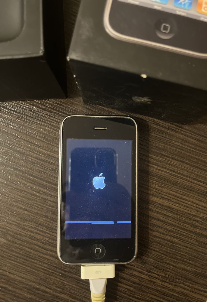 iPhone 3g в оригинальной коробке