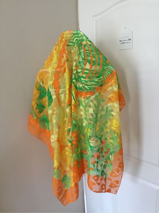 Kolorowe pareo na plażę