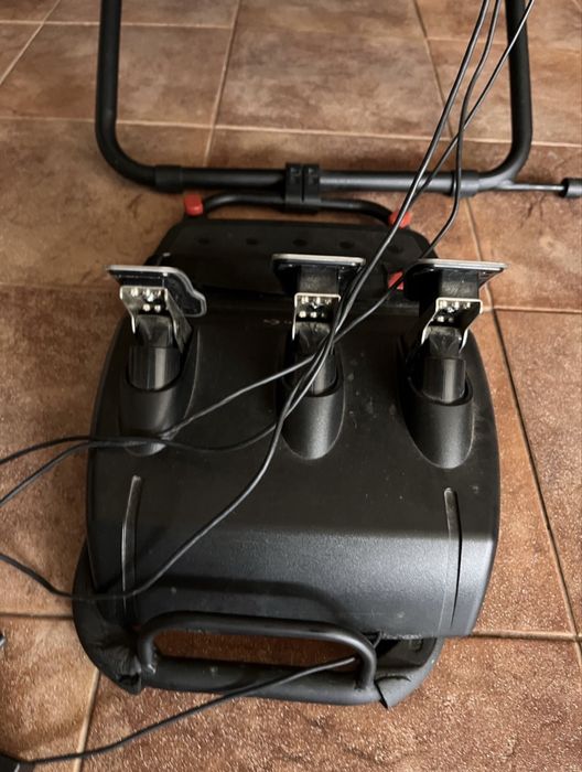 Volante e Pedais LOGITECH G29 + Palyseat