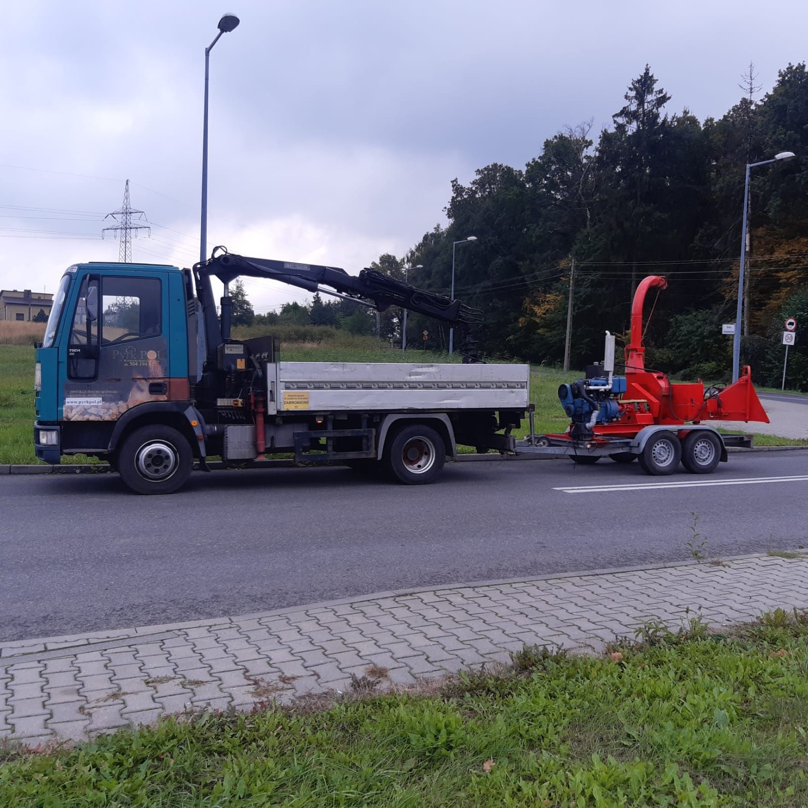 Rębak gałęzie usługa czyszczenie działek działka