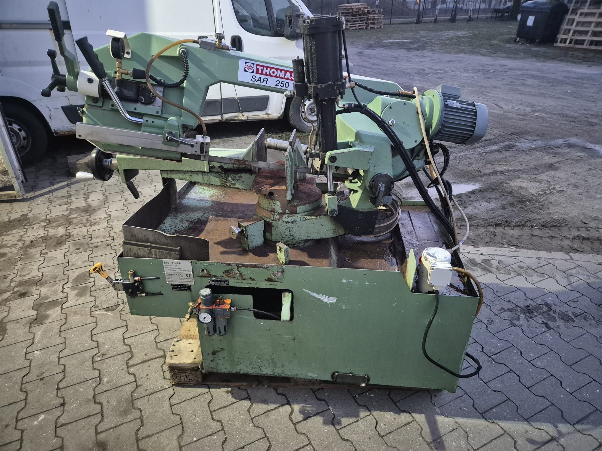 Piła tasmowa przecinarka do metalu Thomas SAR 250