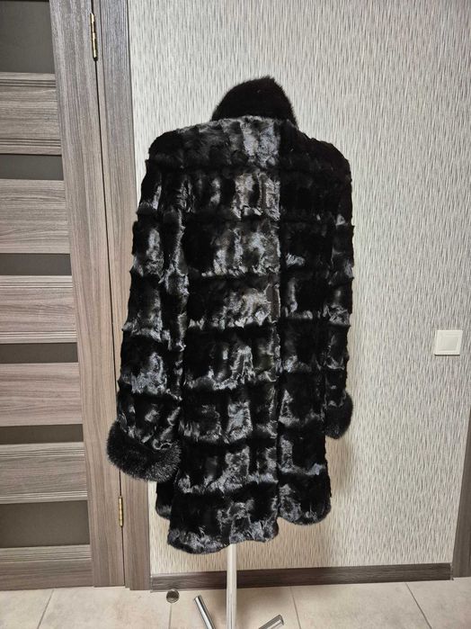 Норкова шуба чорна. Натуральна норка
