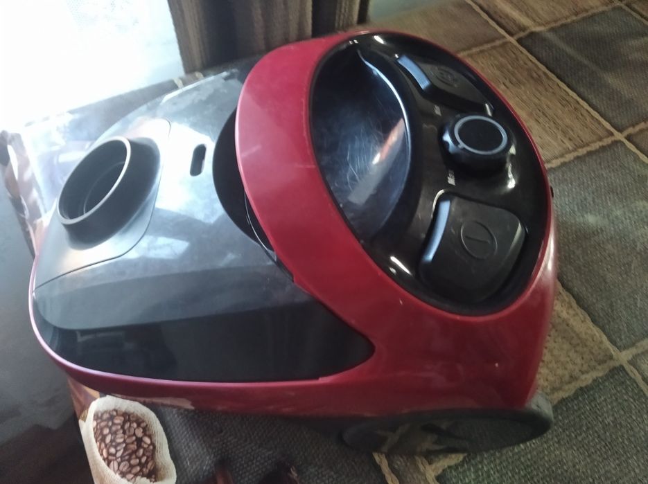 Odkurzacz workowy  firmy  OK 800 W.