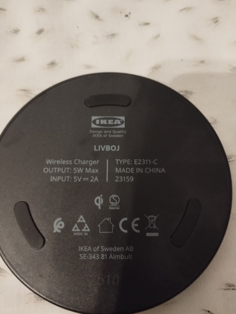 Bezprzewodowa ładowarka indukcyjna.