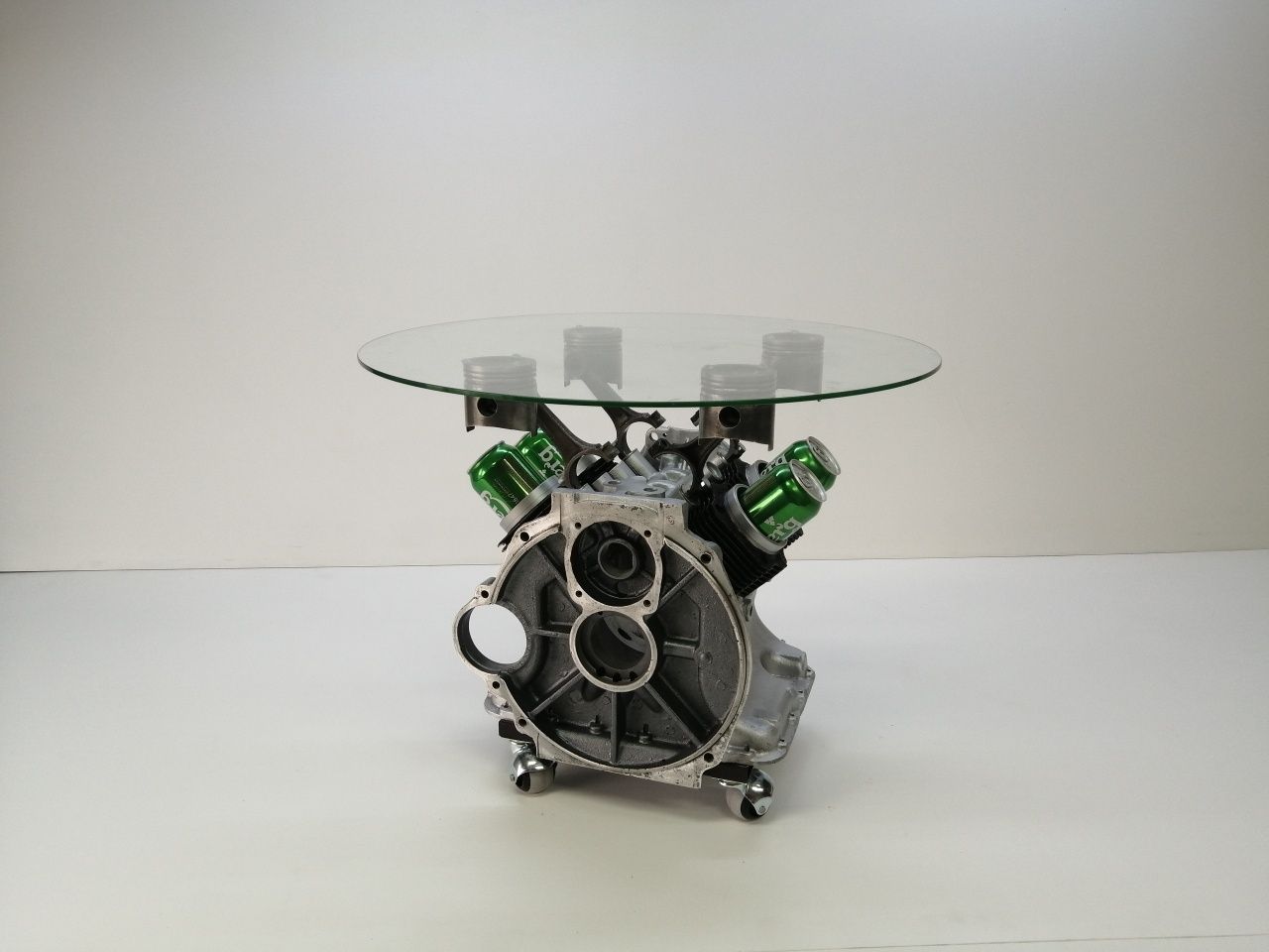 Эксклюзивный столик блока V - образного двигателя, журнальный стол.