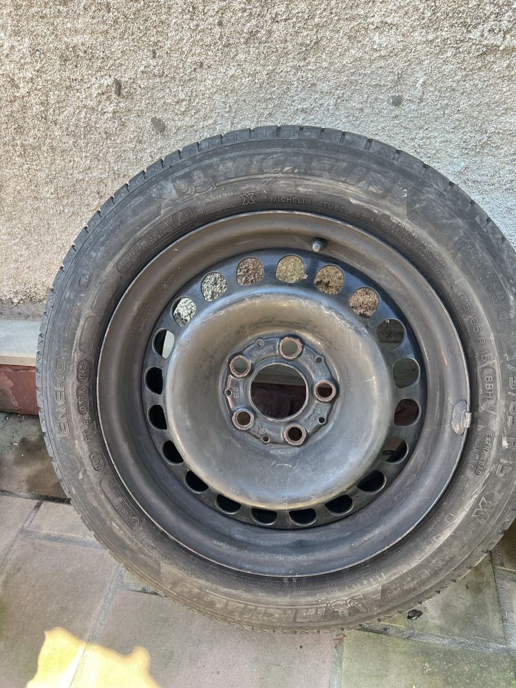 Металеві диски Mersedes e class з шинами Michelin 175/65 r 15