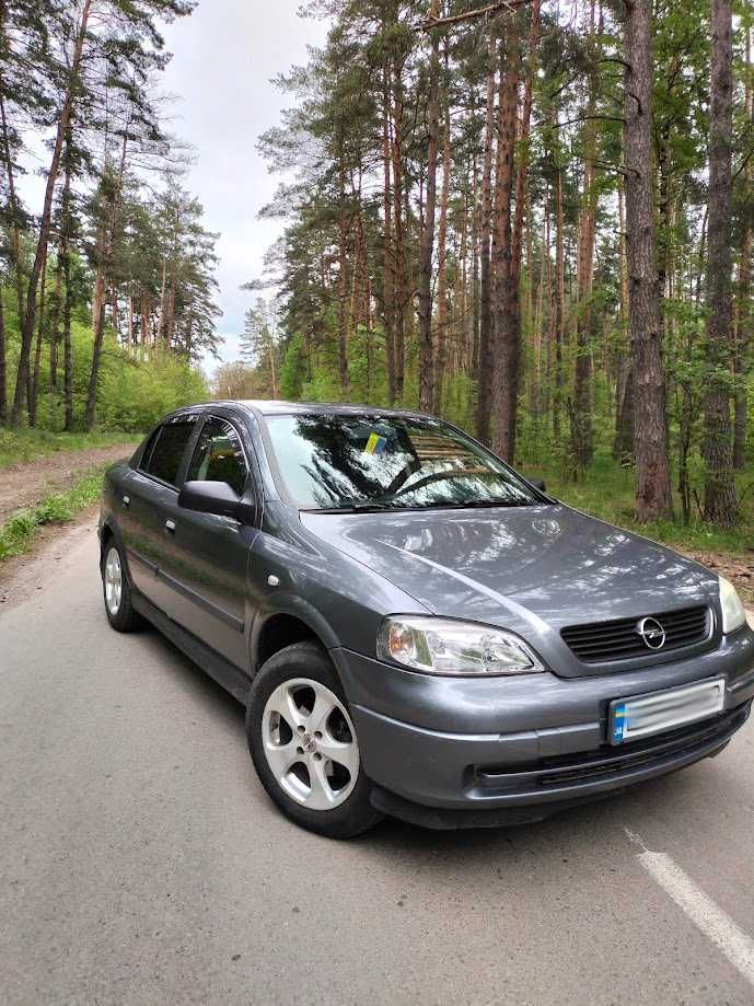 Автомобіль Opel Astra 2006 р, об'єм двигуна 1,4, бензин