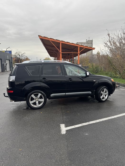 Mitsubishi Outlander XL 2.0d 2008 авто для ЗСУ