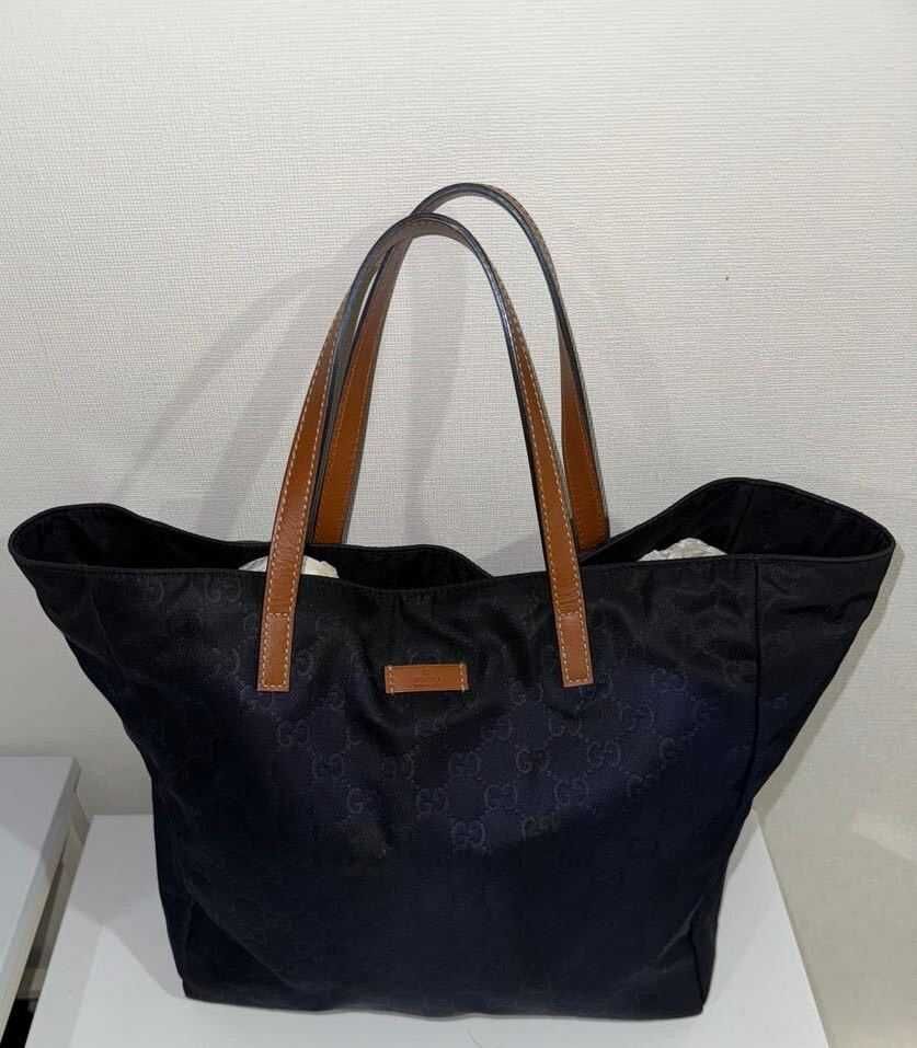 Gucci duża torebka shopperka nylonowa w monogramz dustbagiem