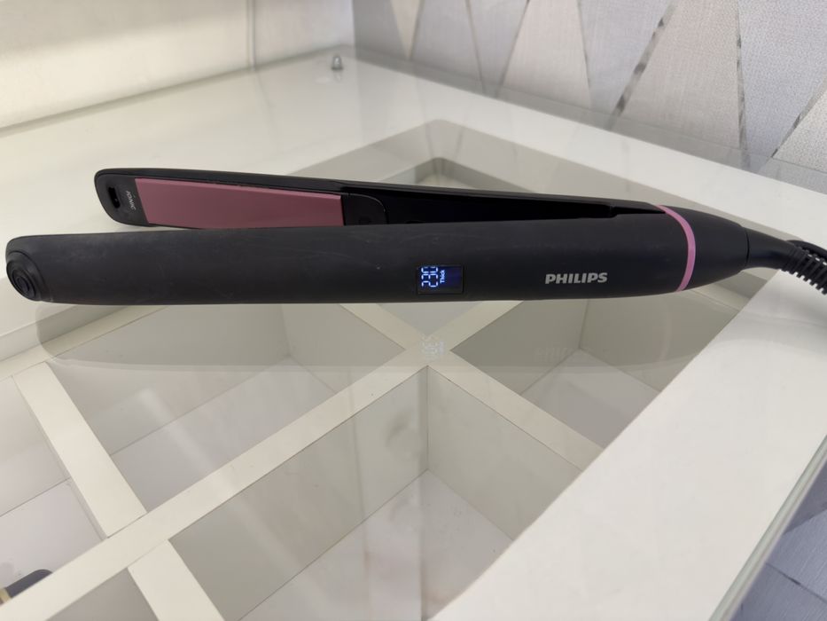 Випрямляч для волосся PHILIPS BHS675