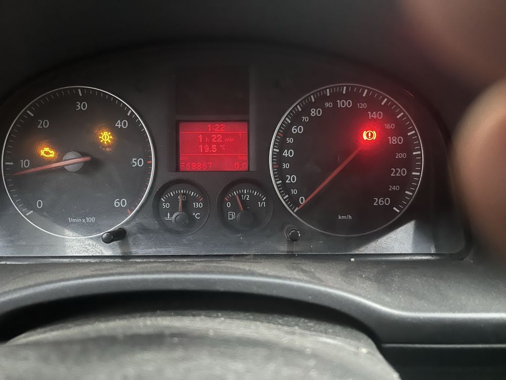 Vw caddy 1,9 uszkodzony silnik