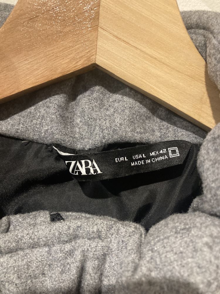 Casaco Cinza da Zara, Novo e por apenas 25€