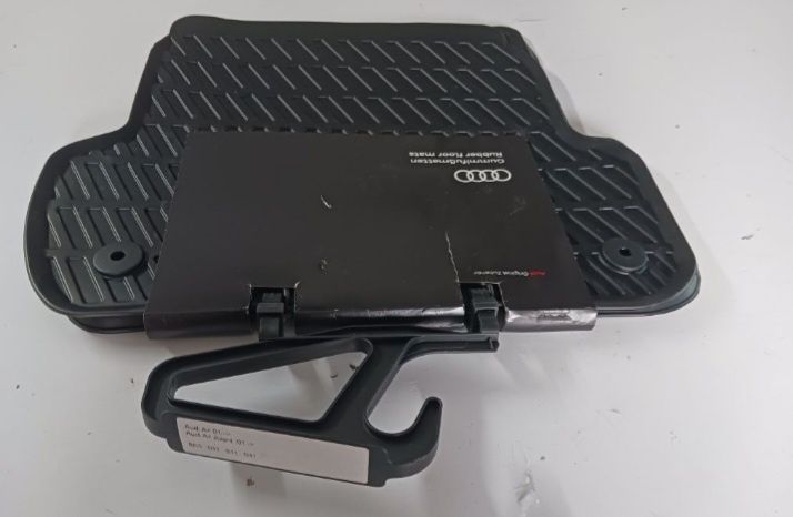 Oryginalne dywaniki gumowe Audi A4 b6 .b7 wersja Angielska