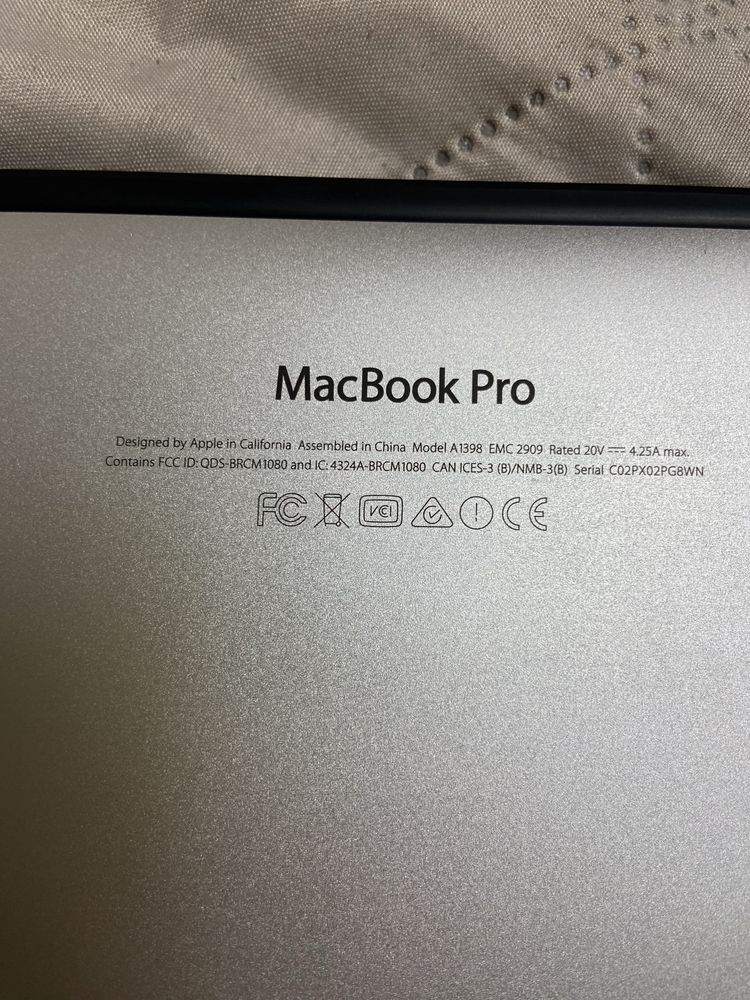 Macbook 2015 15 Pro i7 16Gb 256