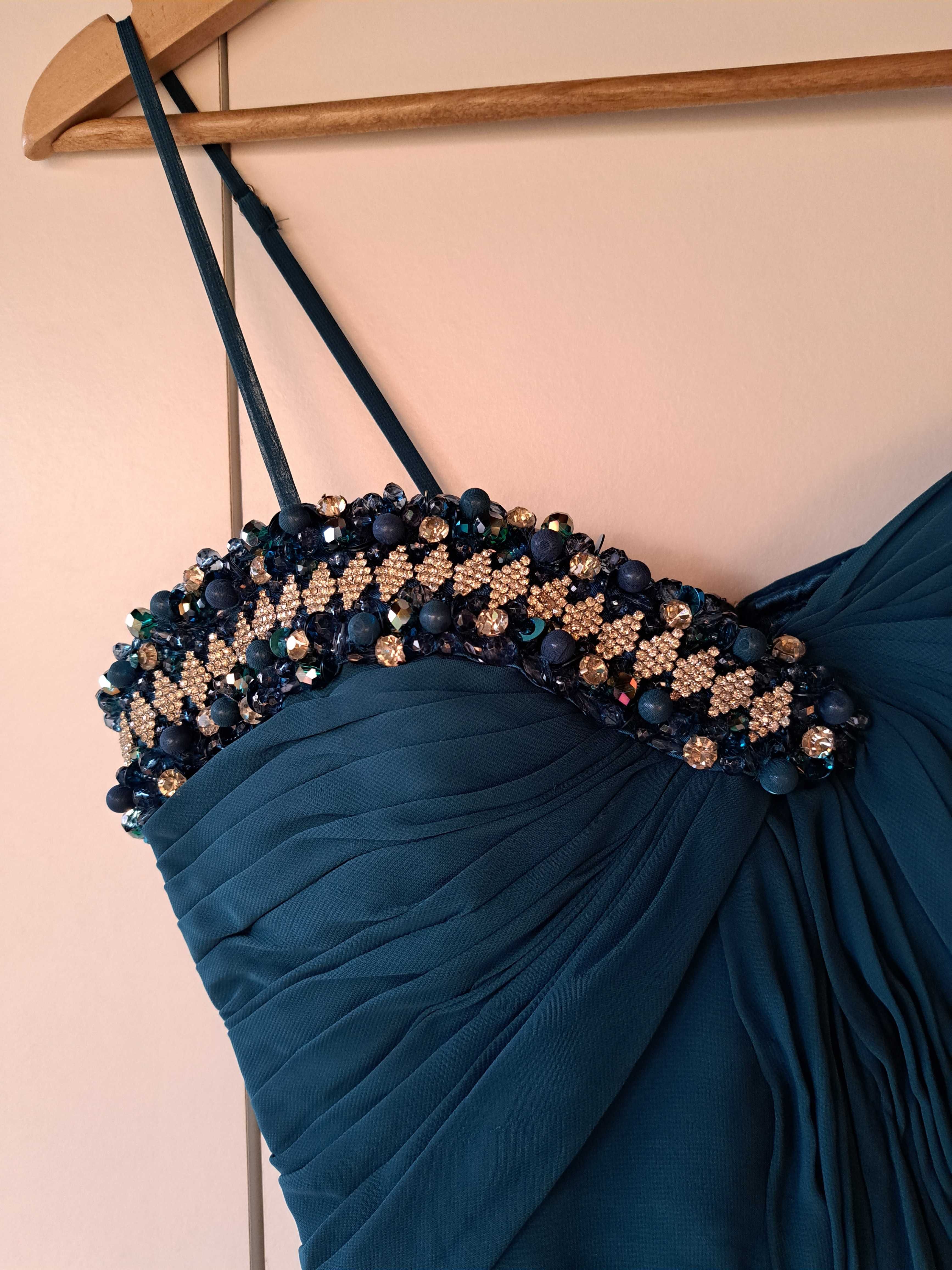 Vestido de cerimónia azul com pedras