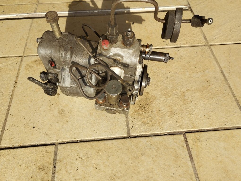 Pompa wtryskowa c328 itp.