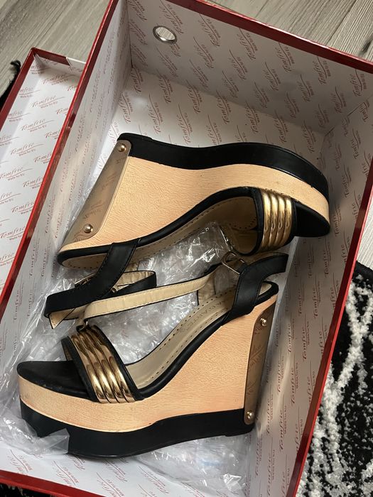 Кожаные летние босоножки на платформе, 37 размер