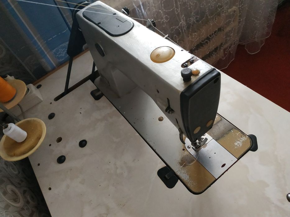 Швейная машинка 1022М