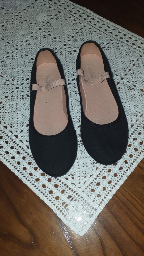 Sapatos de caráter ballet