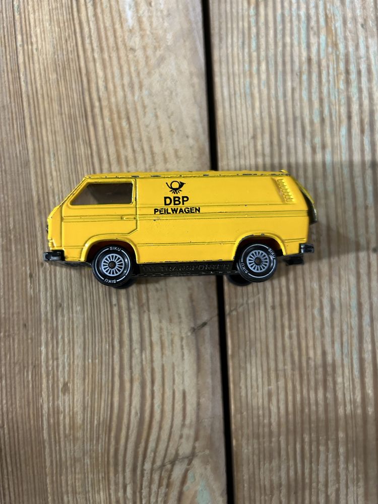 Siku VW Transporter Post