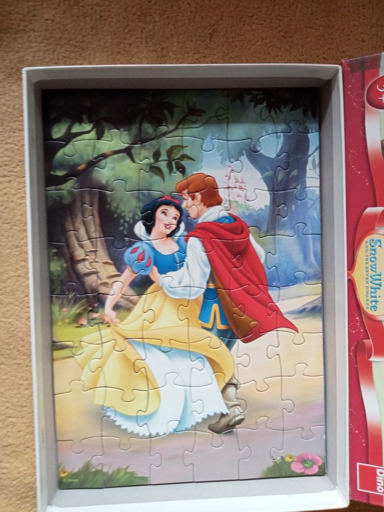 Puzzle 2w1 - Królewna Śnieżka i 7 krasnoludków