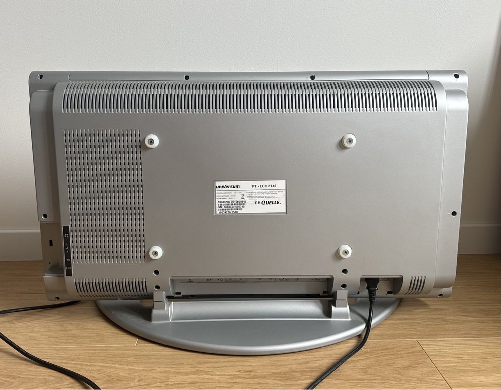 Телевізор Universum FT-LCD 8146 | 32 дюйма (81 см)