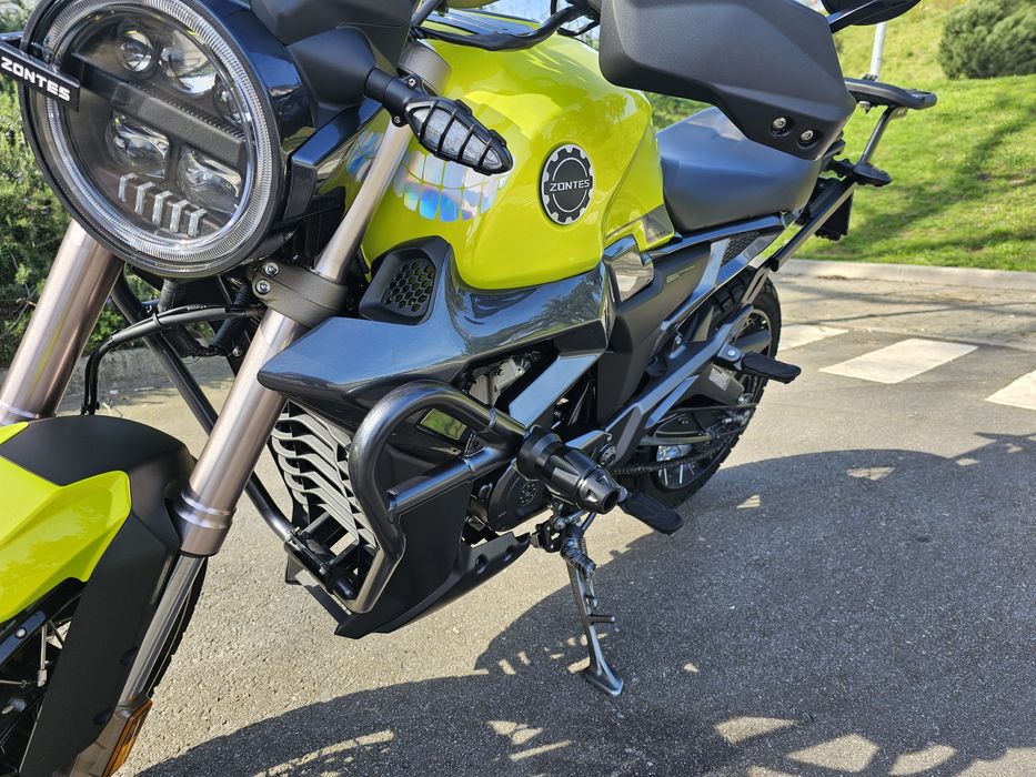 Moto Zontes G1X.