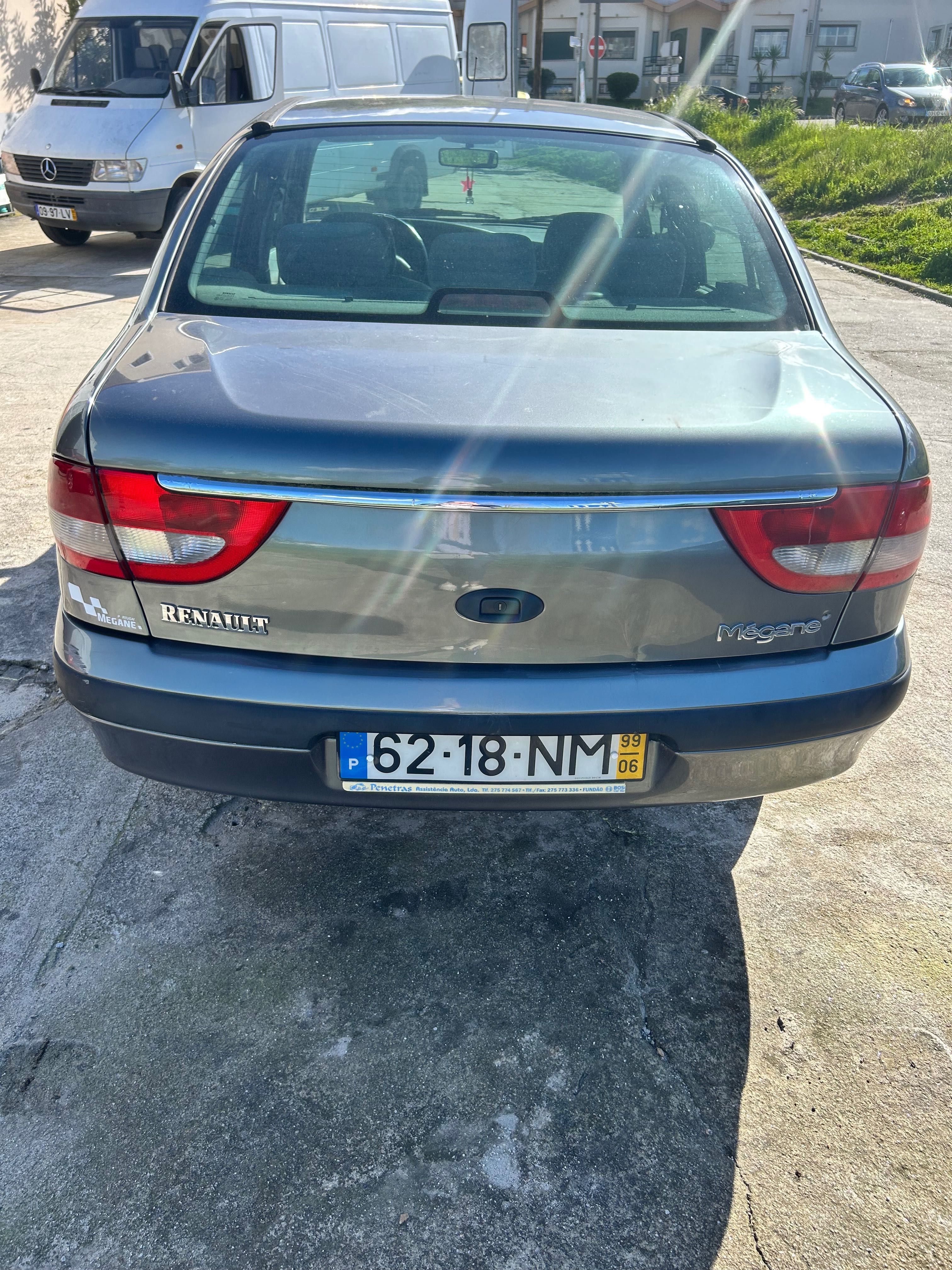 Vendo Carro RENAULT