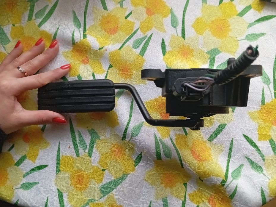 педаль газу (акселератор) до Renault Kangoo 2