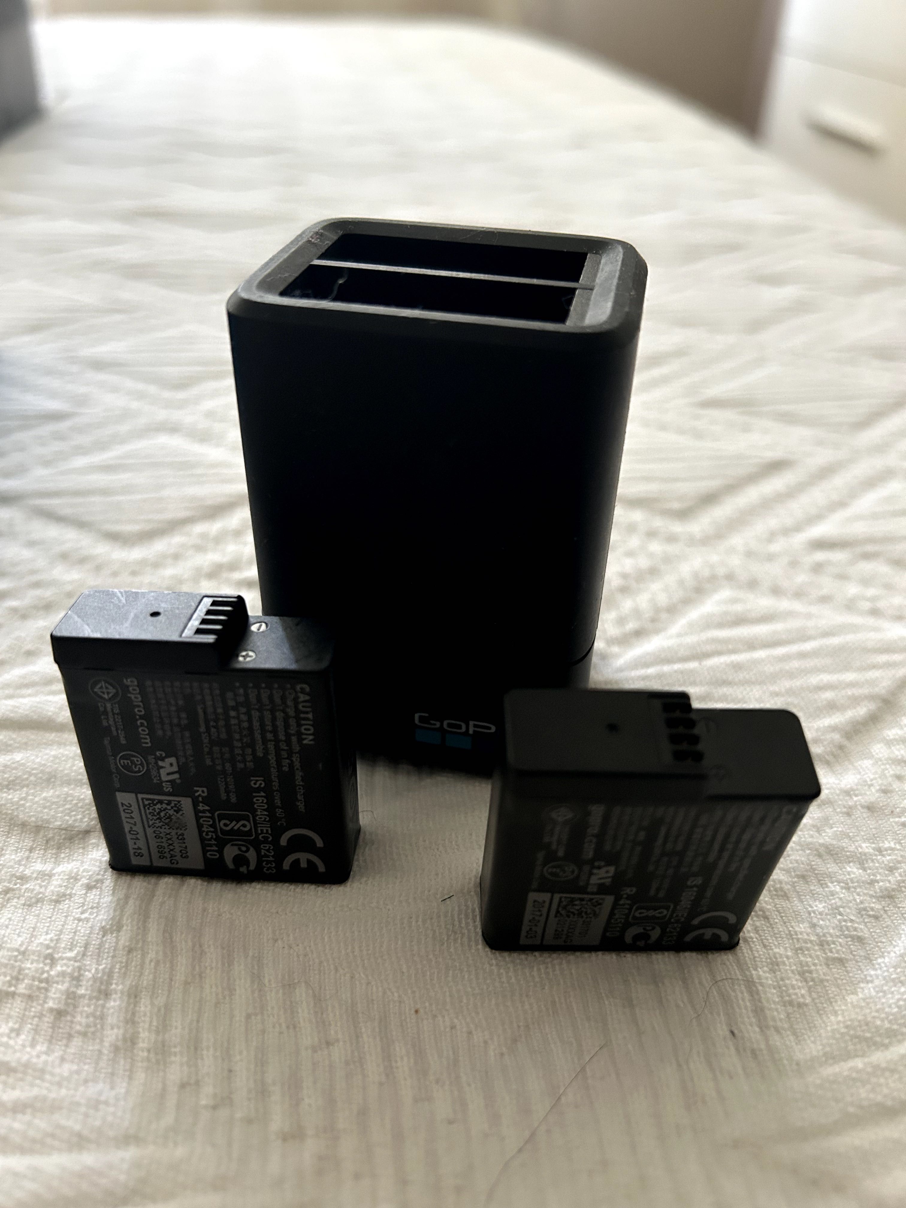 GoPro Hero 5 + acessórios + gimbal + 2 baterias com carregador duplo
