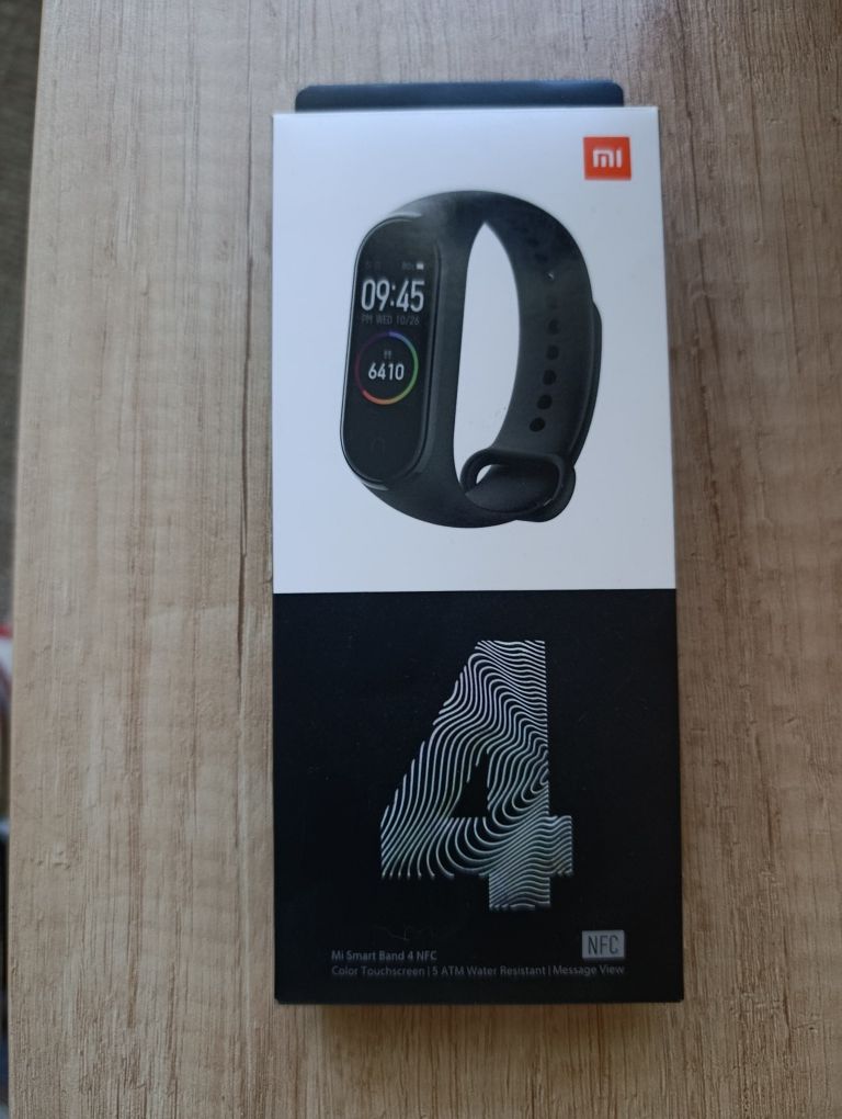 Фітнес браслет Mi Smart Band 4 + зарядка та 3 браслети