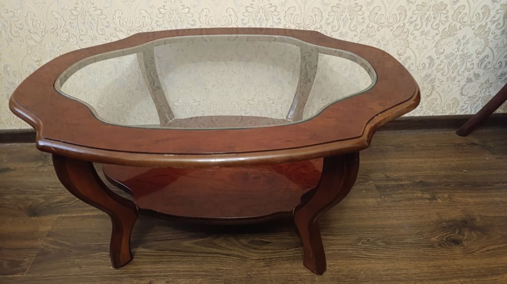 Продам журнальный стол