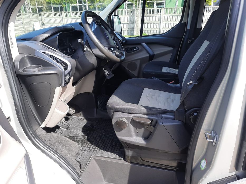 Ford tourneo custom 2017rok 8 osób  Salon Polska 170 KM niski przebieg
