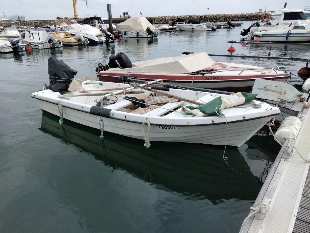 Argus tipo pescador Motor 25 yamaha