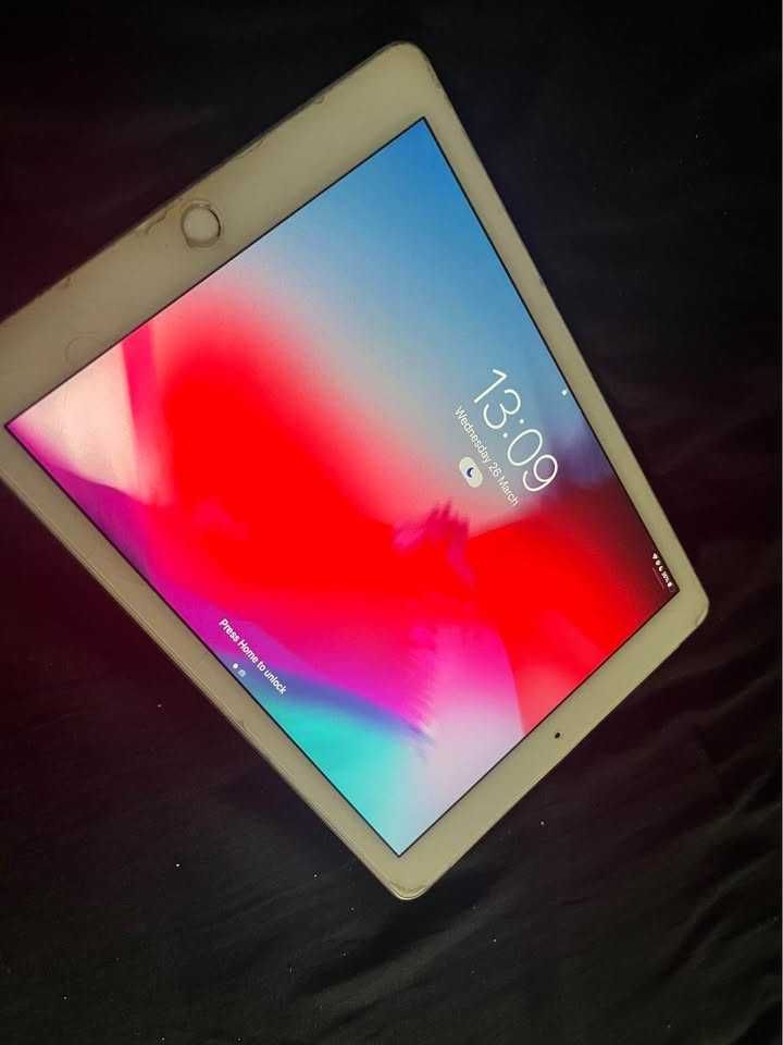 MacBook Pro (2012 i5) + iPad (Gen 2)