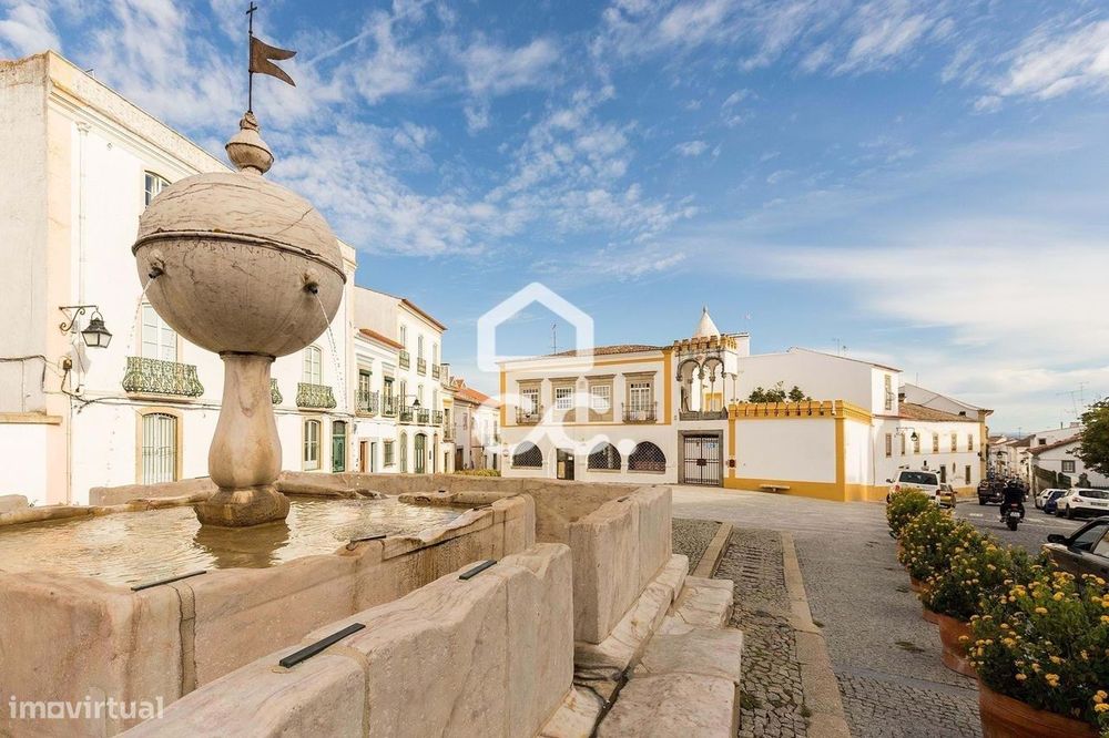 Espaço comercial de 130 m2 c/ esplanada em zona de excelência | Centro