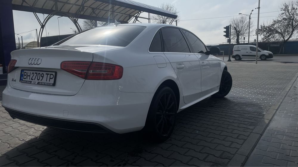 Audi A4 S-line свіжепригнанна