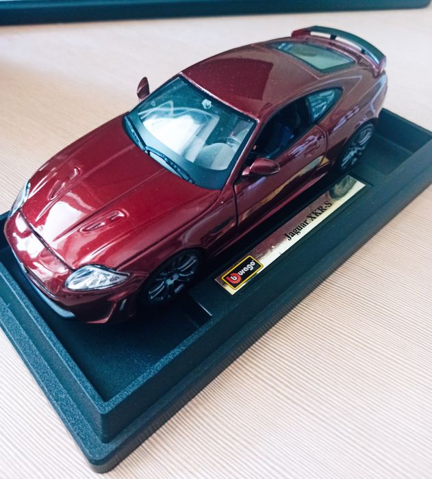Bburago Porsche Cayenne Turbo, Jaguar XKR-S, Porsche 911 GT3, Ferarri