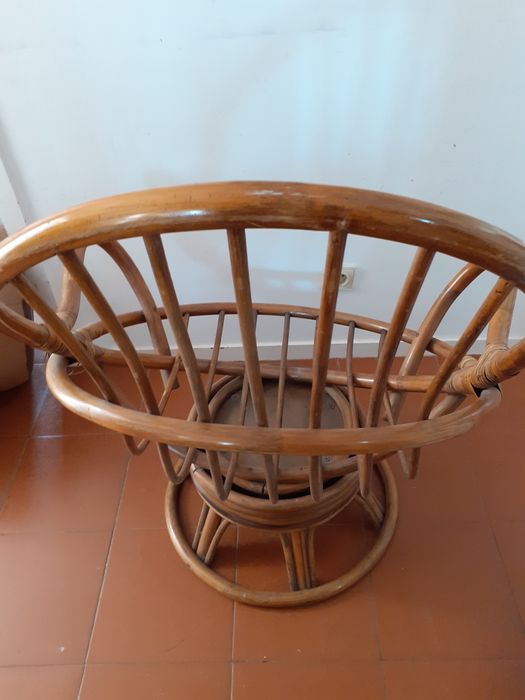 Cadeirão de bambu giratório