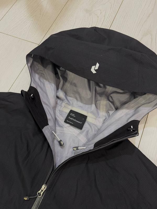 чоловіча легка штормова куртка Peak Performance Gore-Tex
( L )