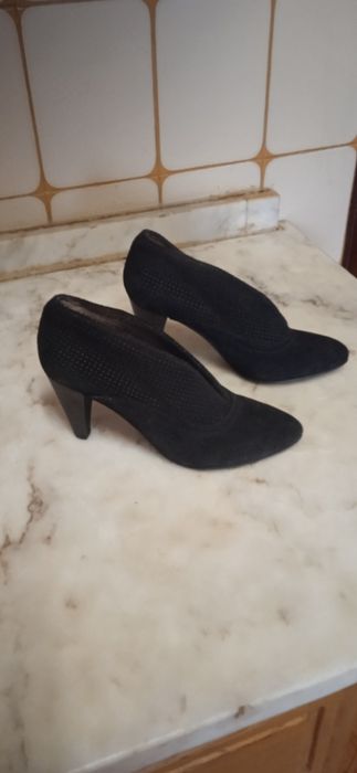 Botim senhora preto camurça