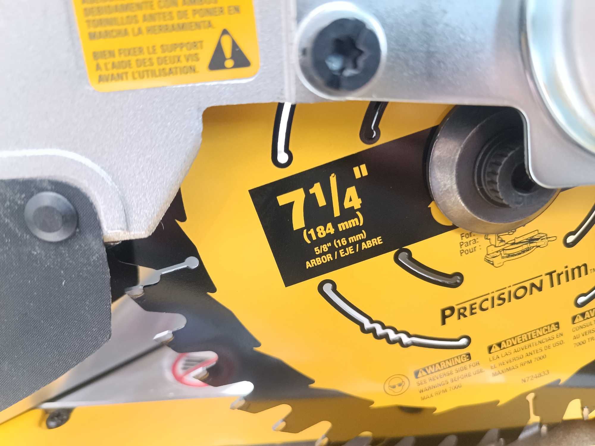 Торцовочна пила акумуляторна DeWalt DCS361  MADE IN TAIWAN