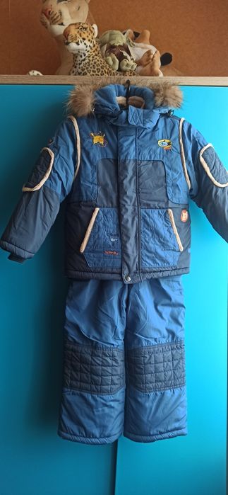 Продам зимний комбез с курточкой.