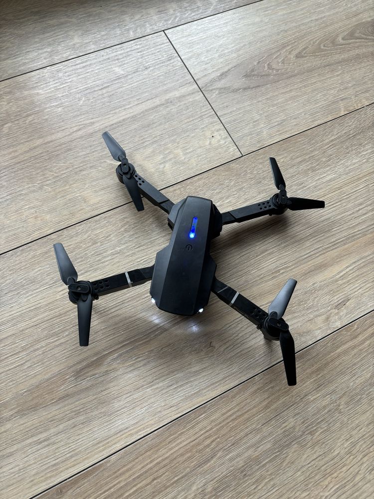 Dron E88 PRO! Nowy!