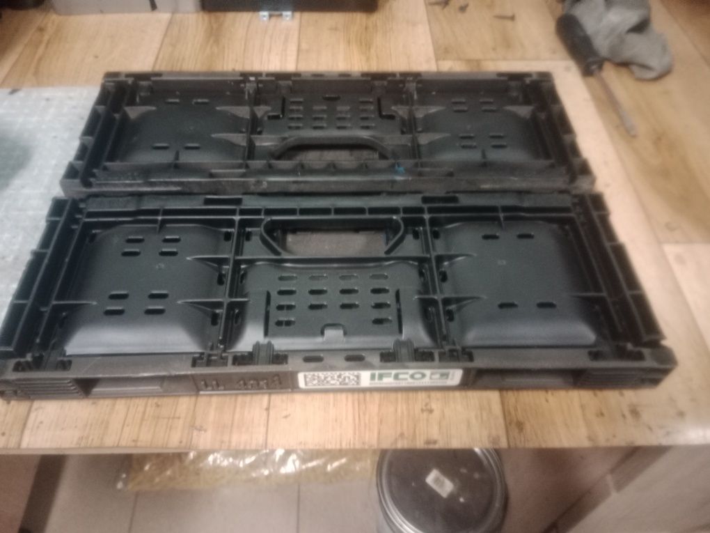 Sprzedam skrzynkę plastikowa składana